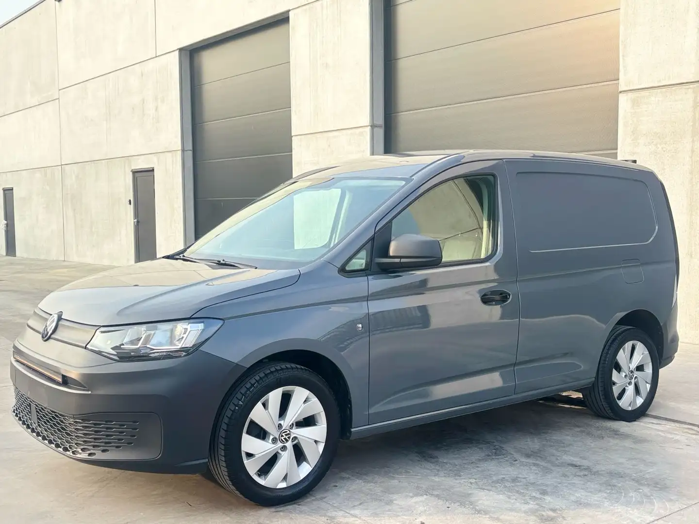 Volkswagen Caddy - 1