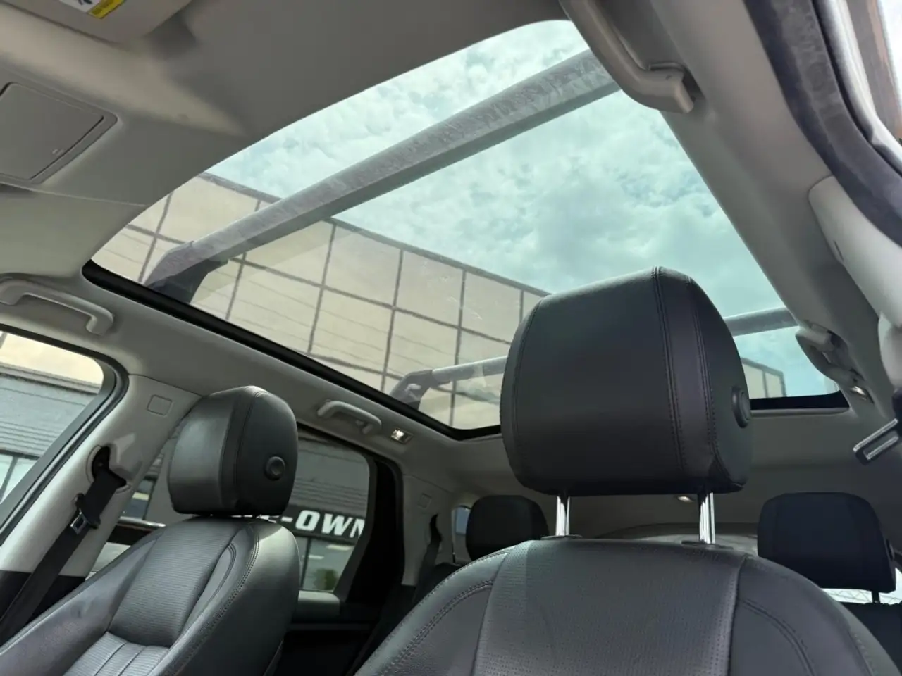 Land Rover Discovery Sport снимка Land Rover Discovery Sport