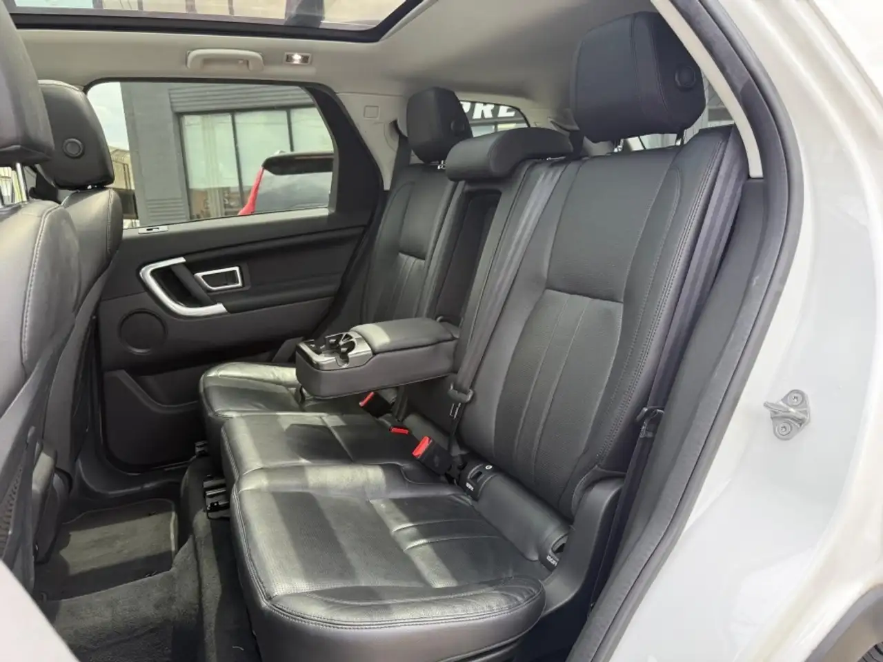 Land Rover Discovery Sport снимка Land Rover Discovery Sport