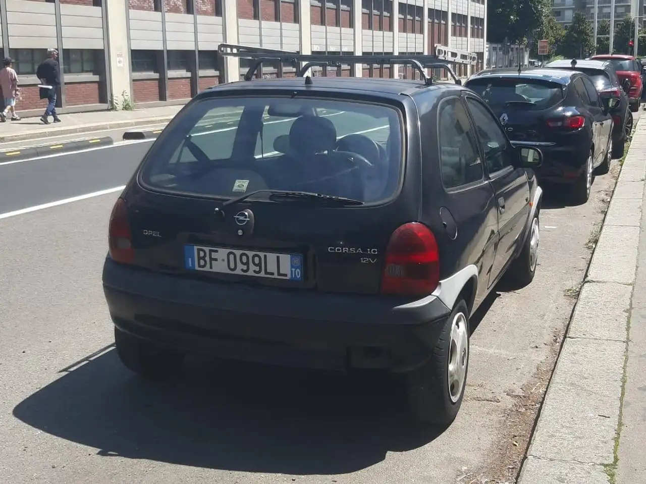 Opel Corsa II 1993 3p 1.0 12v Viva c/airbag 55cv, foto 2