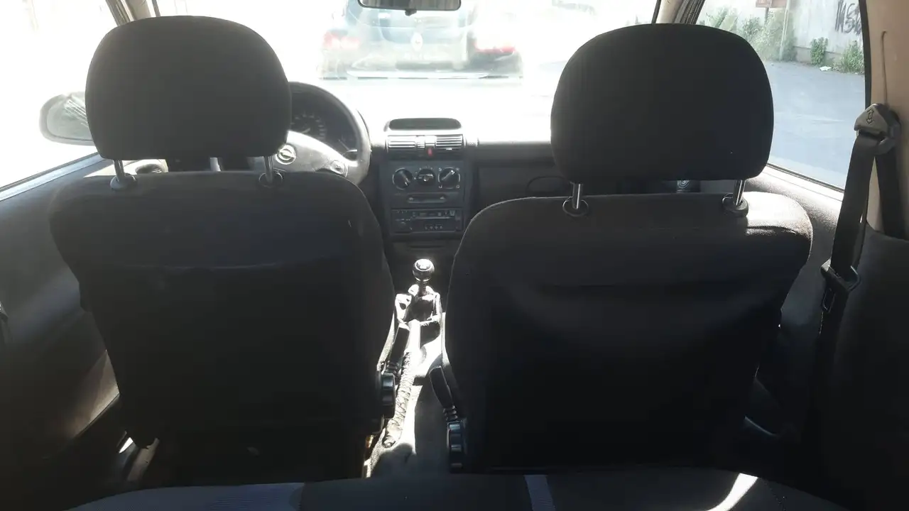 Opel Corsa II 1993 3p 1.0 12v Viva c/airbag 55cv, foto 6