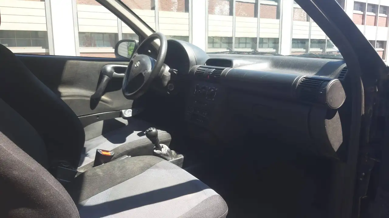Opel Corsa II 1993 3p 1.0 12v Viva c/airbag 55cv, foto 7