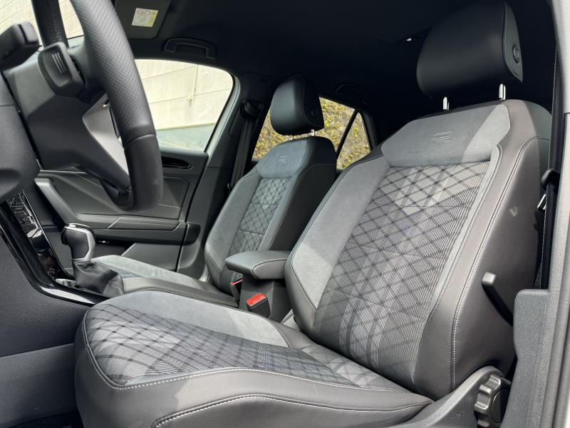 Volkswagen T-Roc R-LINE — photo 12