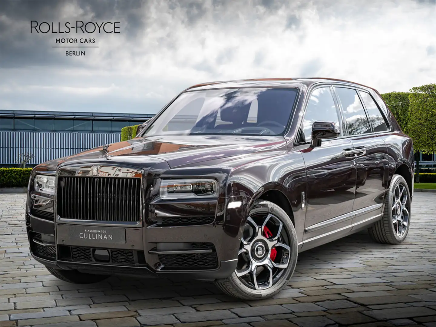 Rolls-Royce Cullinan Black Badge Roşu - 1