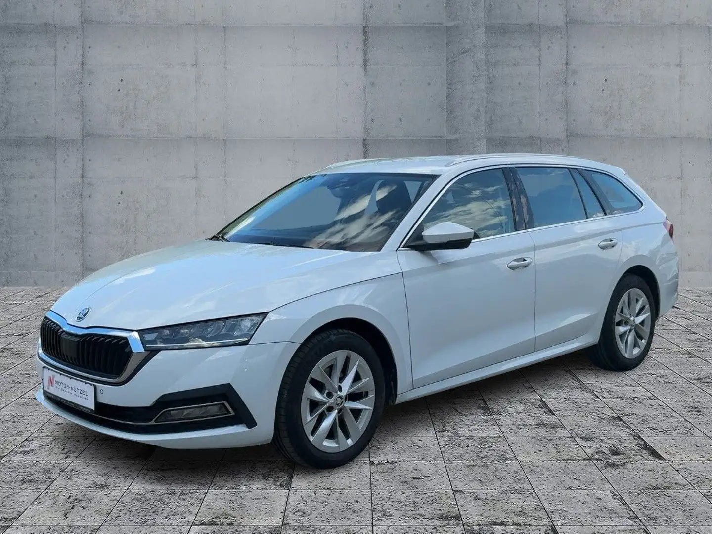 Skoda Octavia Combi 2.0 TDI DSG STYLE LED+NAV+HuD+SHZ Wit - 2