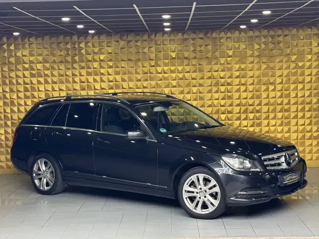 Mercedes-Benz C 180 Automatik*Navi*KLIMA*SHZ*PDC*TEILLEDER*