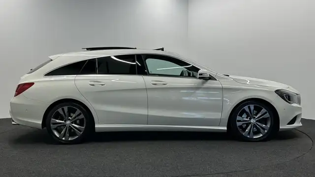 Mercedes-Benz 250 view 9