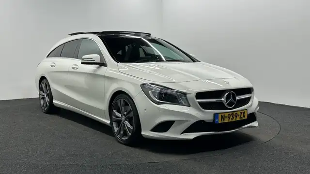 Mercedes-Benz 250 view 3