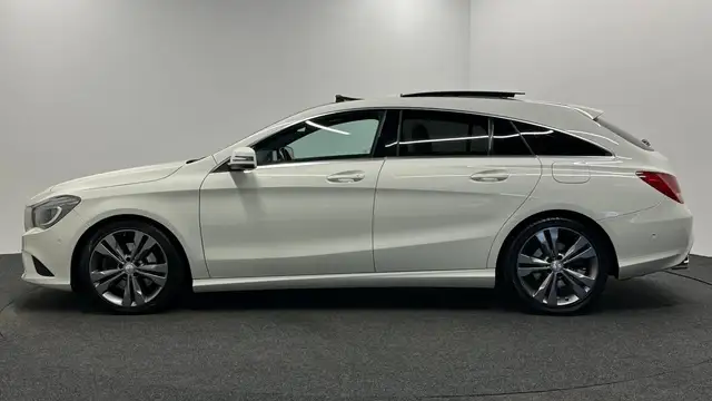 Mercedes-Benz 250 view 8