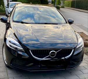 V40 D2Momentum