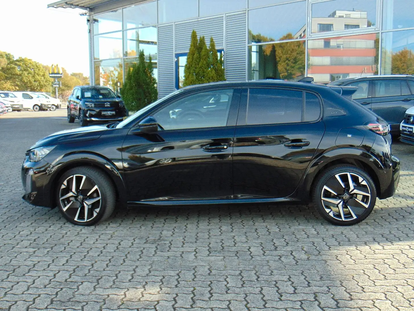 Peugeot 208 Hybrid 145 e-DSC6 GT Schwarz - 2
