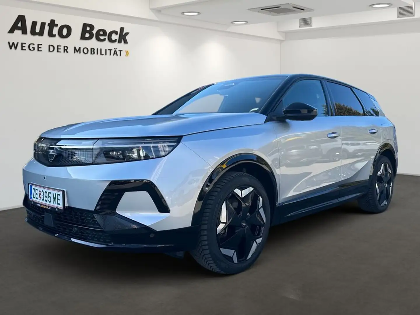 Opel Grandland Electric 73kWh AWD Ultimate Silber - 1