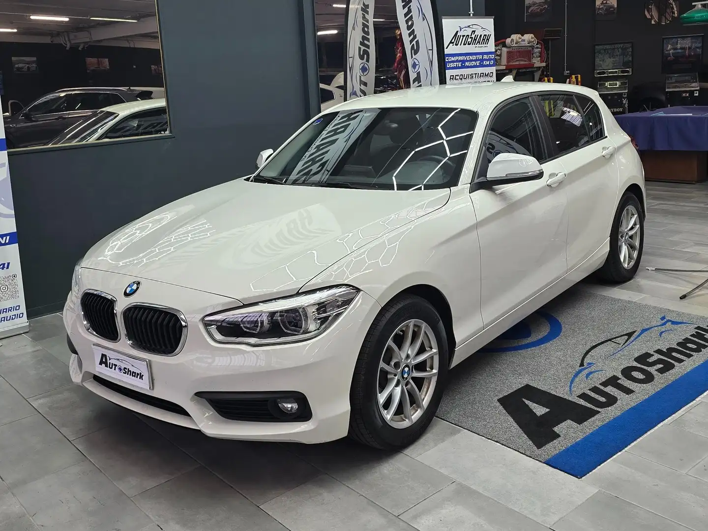 BMW 116 Serie 1 F/20-21 116i LUXURY 5p Bianco - 2