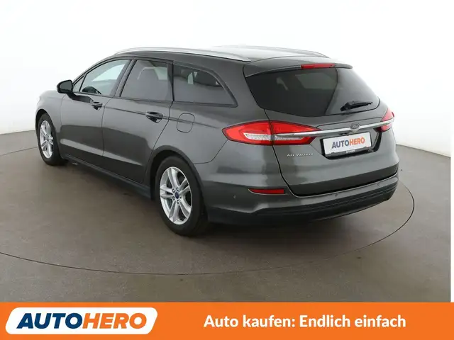 Ford Mondeo view 4