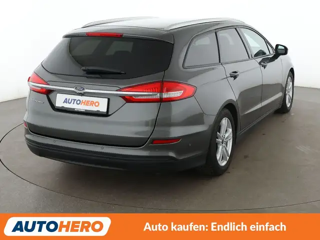Ford Mondeo view 6