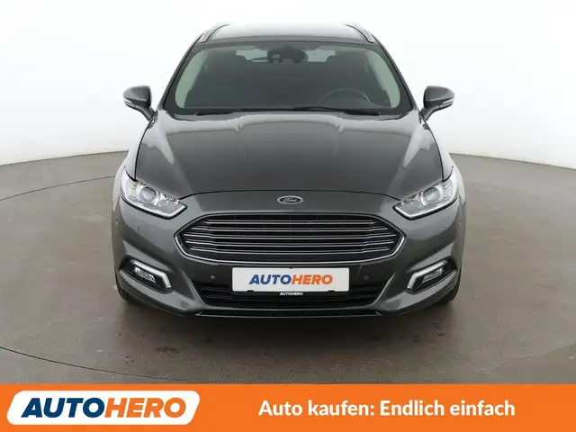 Ford Mondeo view 9