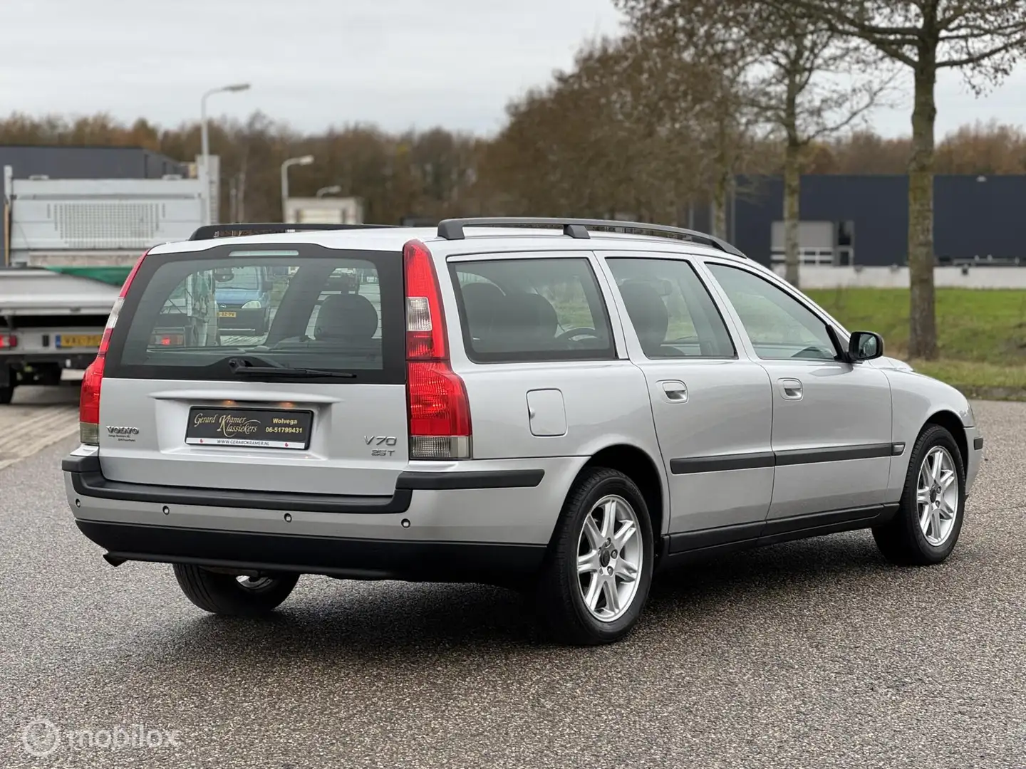 Volvo V70 2.5 T Comfort Line - 2