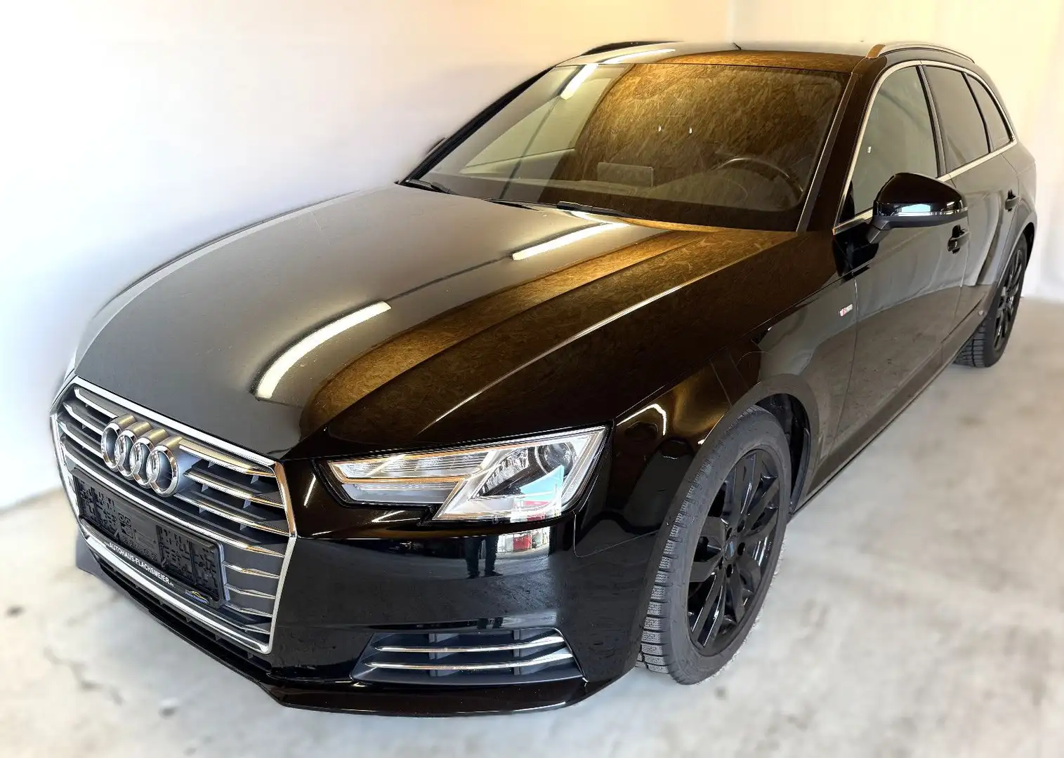 Audi A4 Avant sport S-Line Siyah - 1