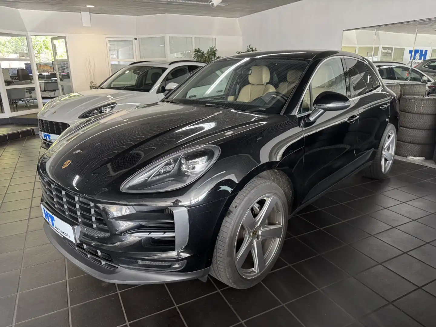 Porsche Macan Approved 09-26 LED PASM 21 Schwarz - 1
