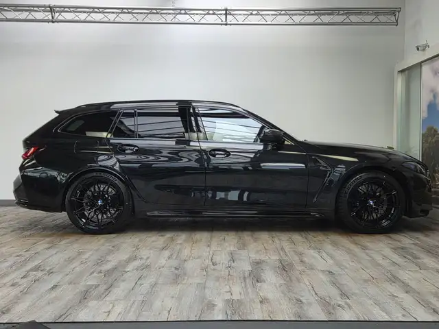 BMW M3 view 4