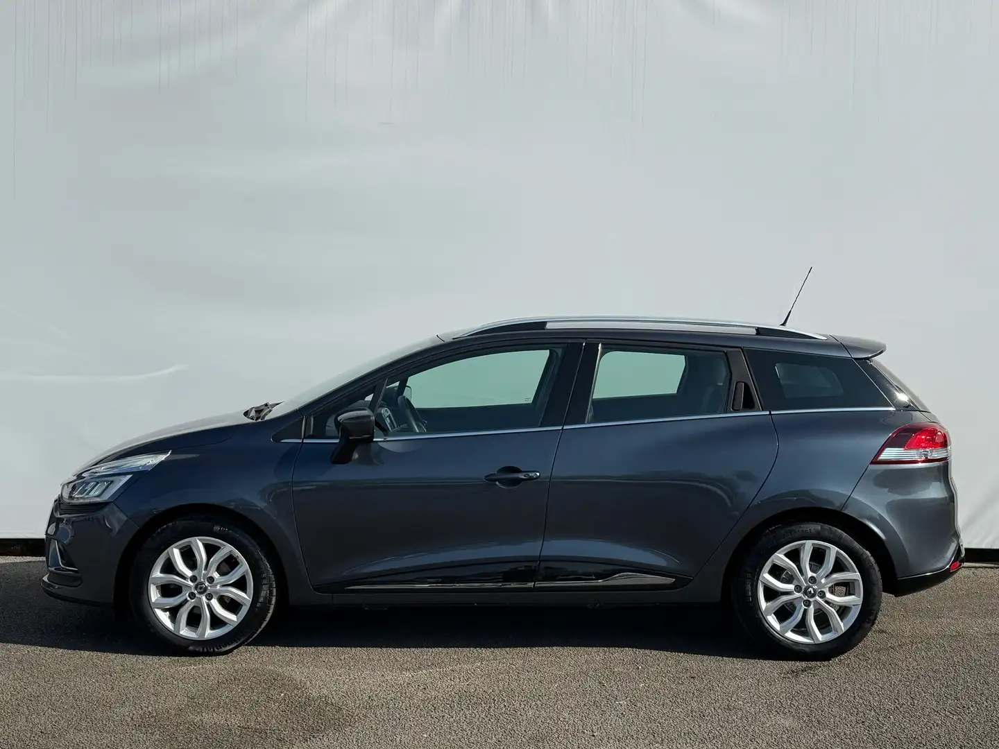 Renault Clio Estate 0.9 TCe Intens Dakrails | Sportvelgen | LED Grau - 2