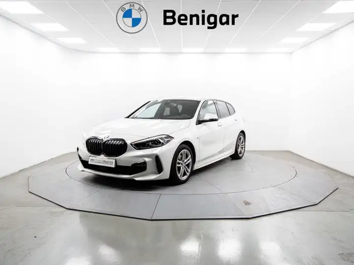 BMW Serie 1 118d 1.5 Business 5Ptas 2022