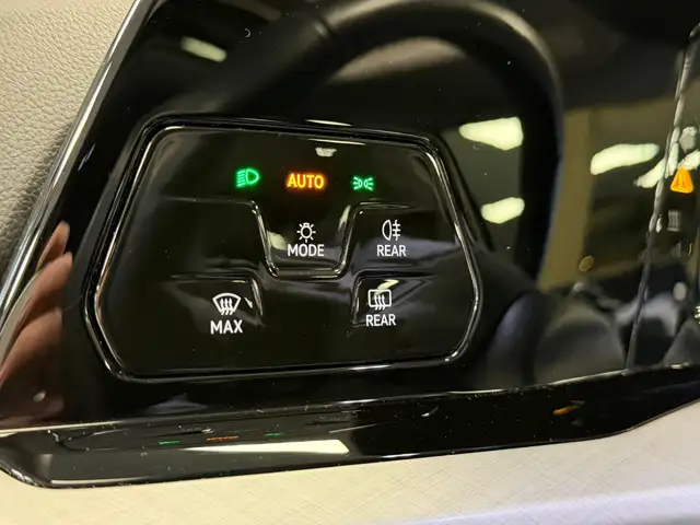 Volkswagen Golf view 19