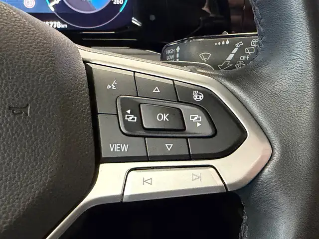 Volkswagen Golf view 23