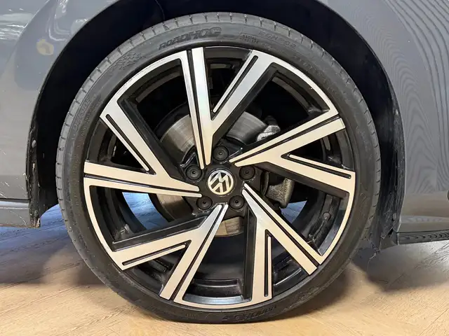 Volkswagen Golf view 8
