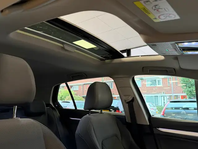Volkswagen Golf view 11
