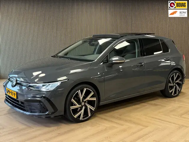 Volkswagen Golf 2.0 TDI R-Line Business AUT. PANO TREKHAAK ACC PDC