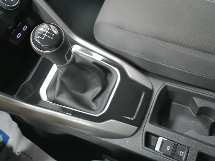 Volkswagen T-Roc Advance 2.0 TDI (2021) 2021, foto 16