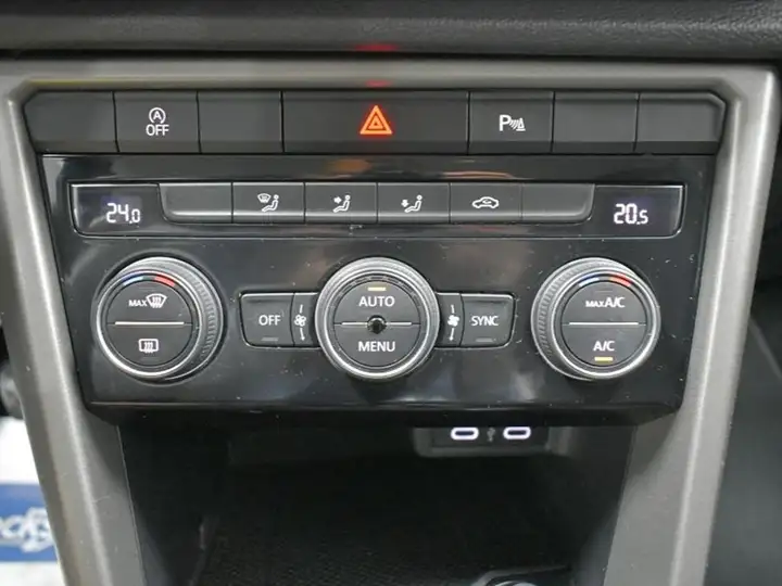 Volkswagen T-Roc Advance 2.0 TDI (2021) 2021, foto 17