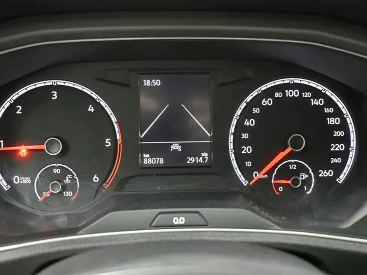 Volkswagen T-Roc Advance 2.0 TDI (2021) 2021, foto 18