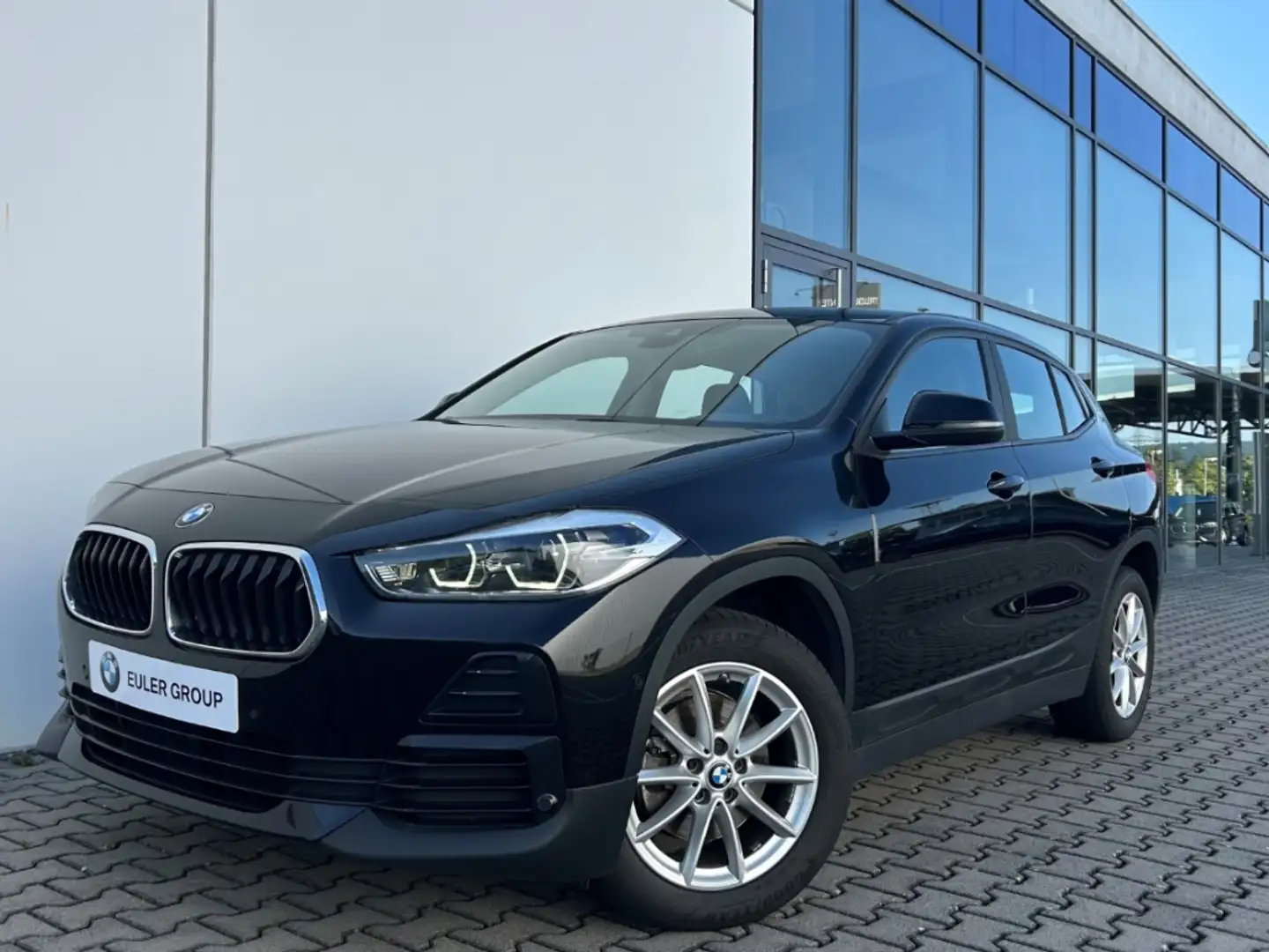 BMW X2 sDrive18i RFK PDC LED Parkass ActiveGuard Schwarz - 1