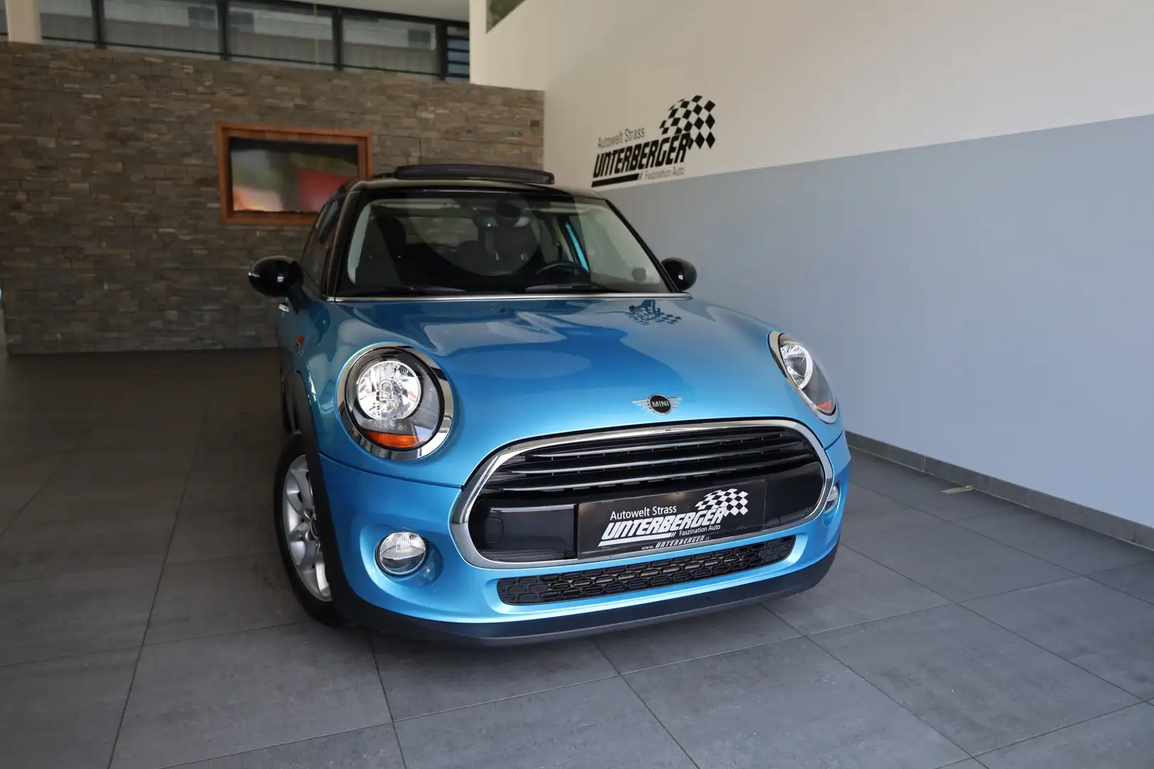 MINI Cooper 5-Türer Pepper HK HiFi Pano.Dach PDC Blau - 2