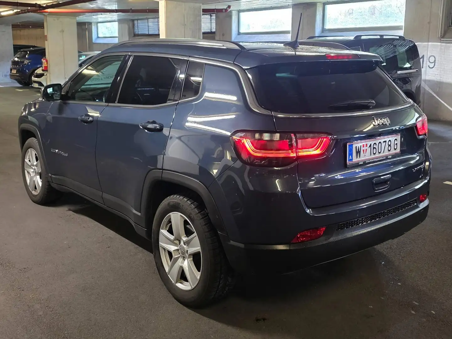 Jeep Compass Compass 1,3 MultiAir Limited Blau - 2