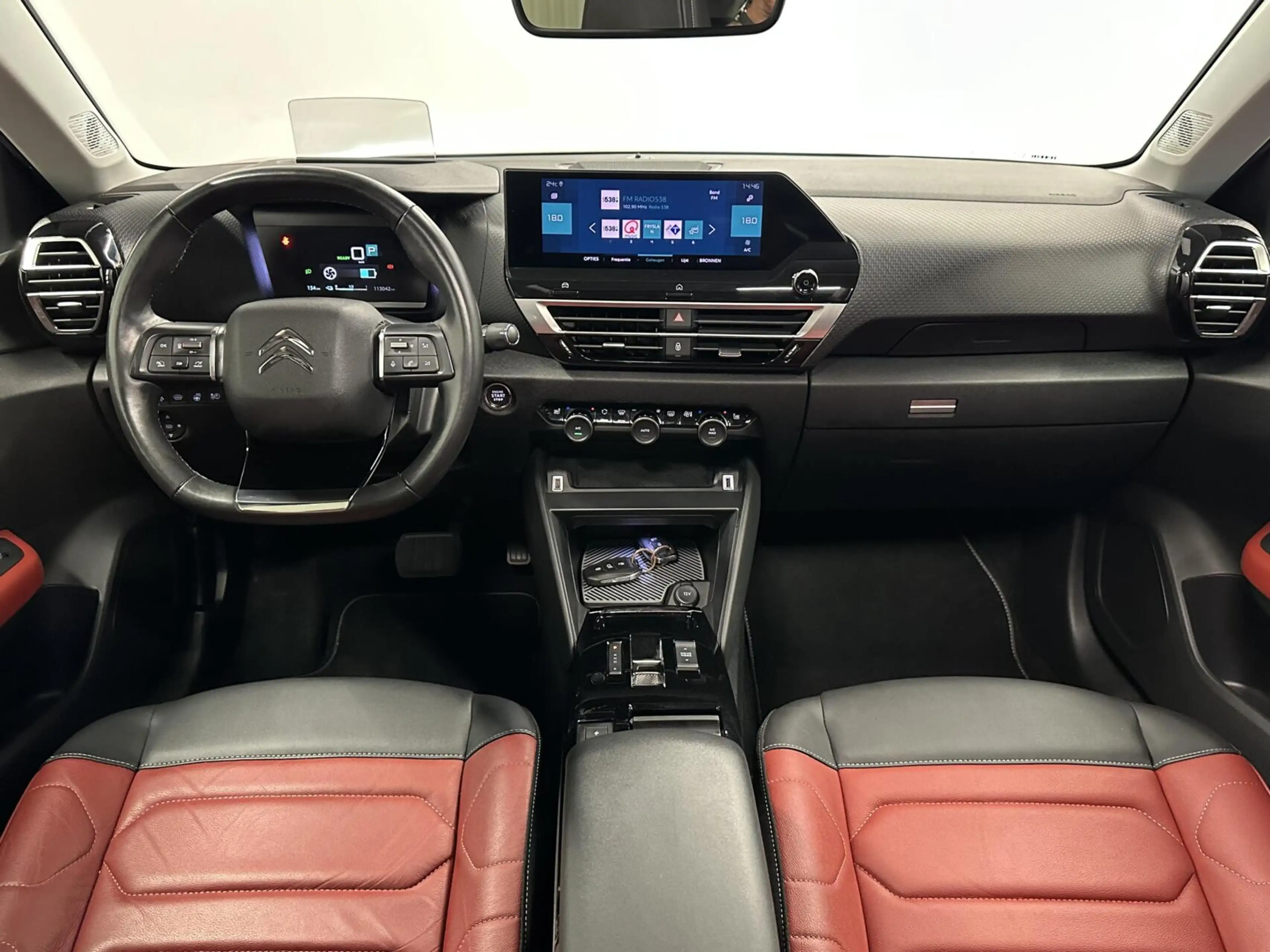 Citroen E-C4 Electric Shine 50 kWh PANO LEER CARPLAY HEAD UP ADAPTIEF CR — photo 2