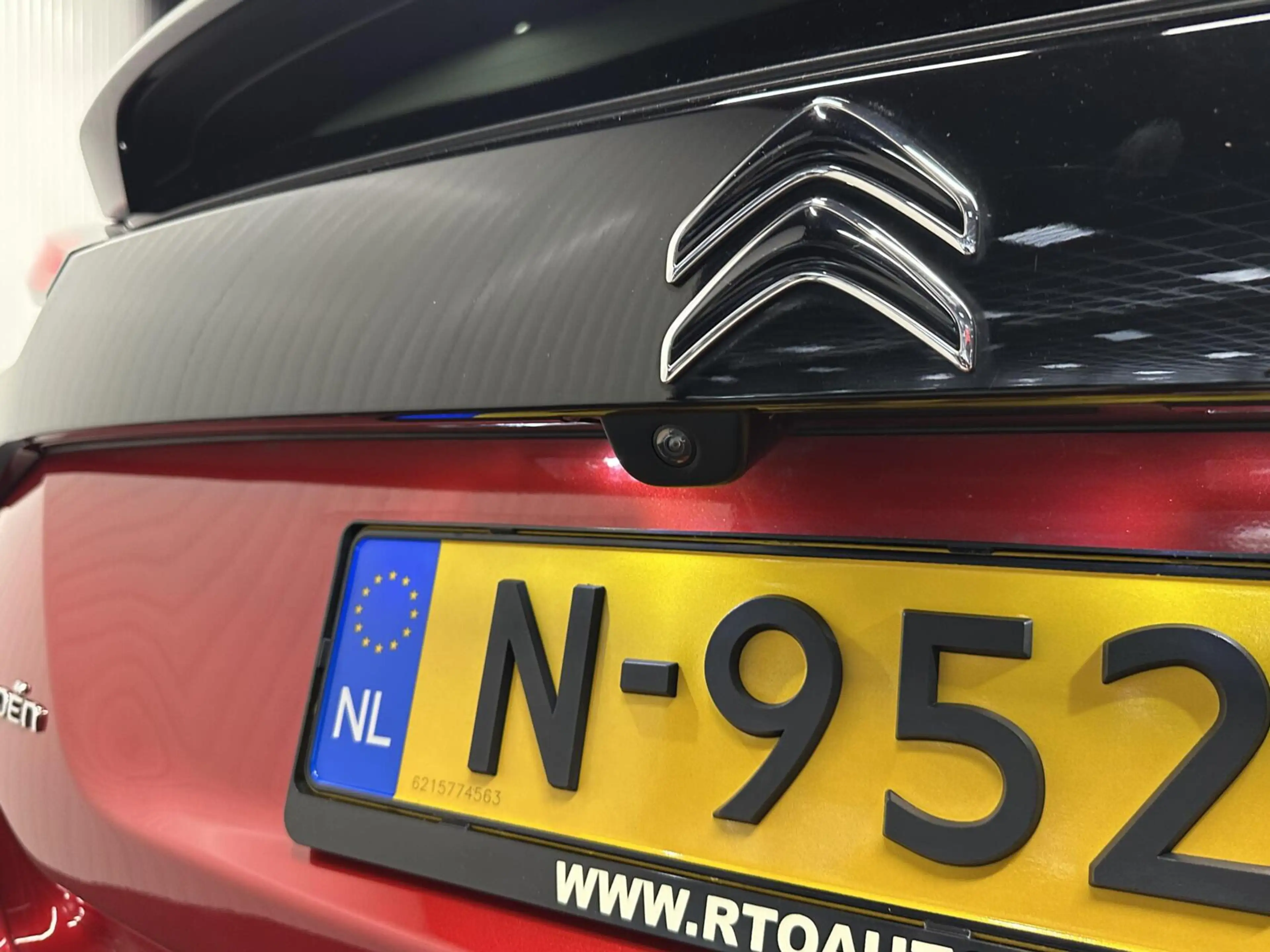 Citroen E-C4 Electric Shine 50 kWh PANO LEER CARPLAY HEAD UP ADAPTIEF CR — photo 11