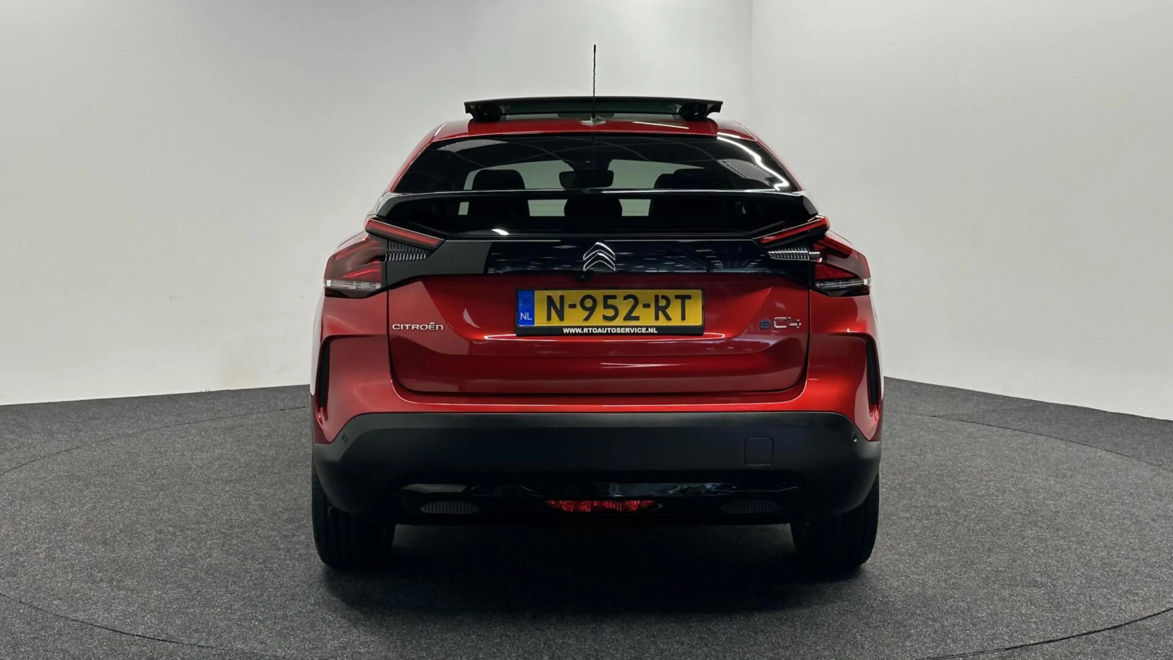 Citroen E-C4 Electric Shine 50 kWh PANO LEER CARPLAY HEAD UP ADAPTIEF CR — photo 7