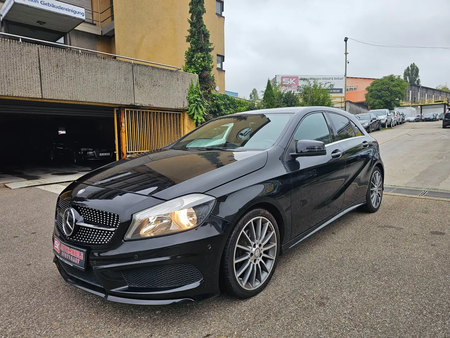 Mercedes-Benz A 180 A 180AMG-Line BlueEfficiency (176.042) Schwarz - 1