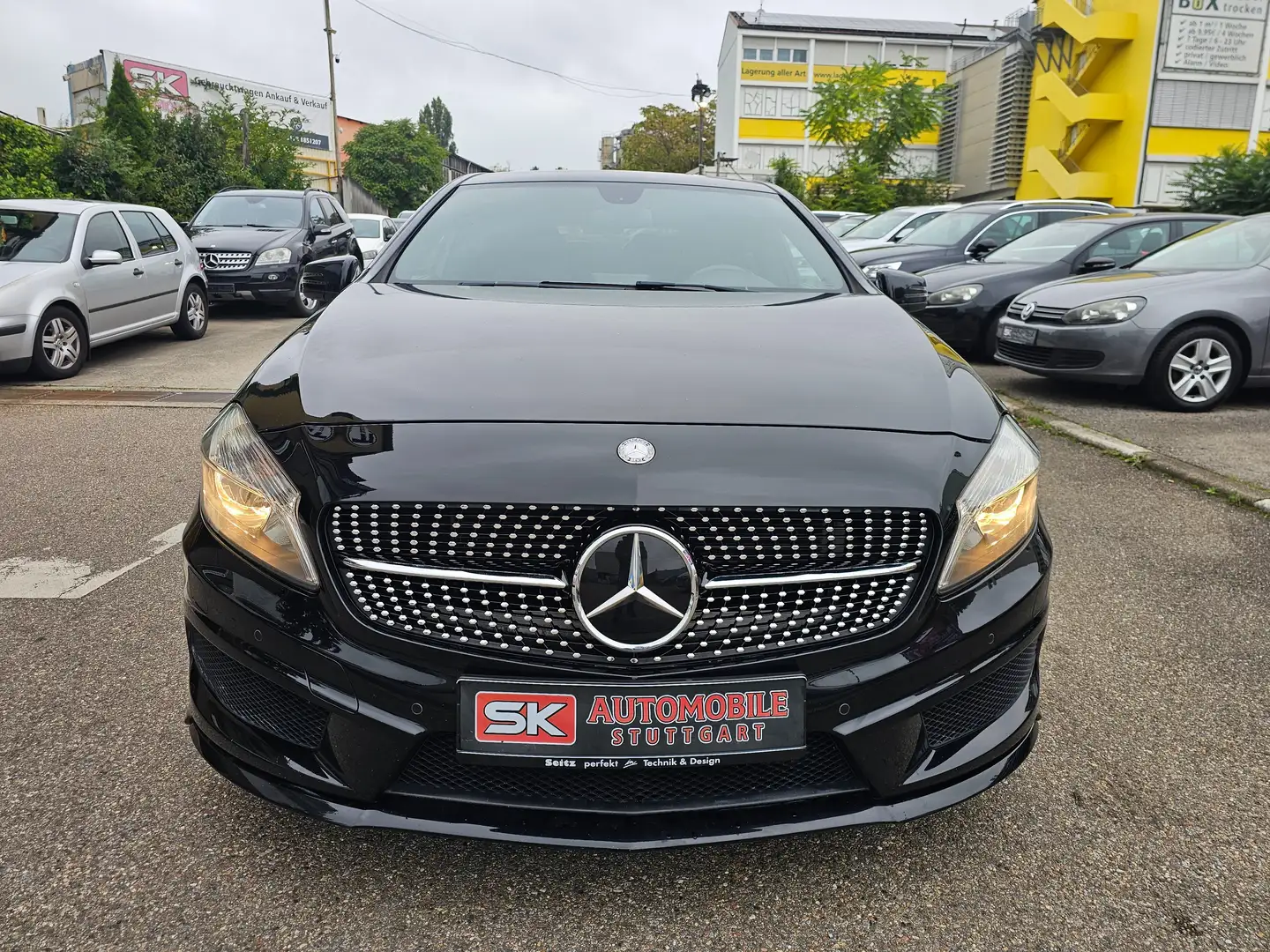 Mercedes-Benz A 180 A 180AMG-Line BlueEfficiency (176.042) Schwarz - 2