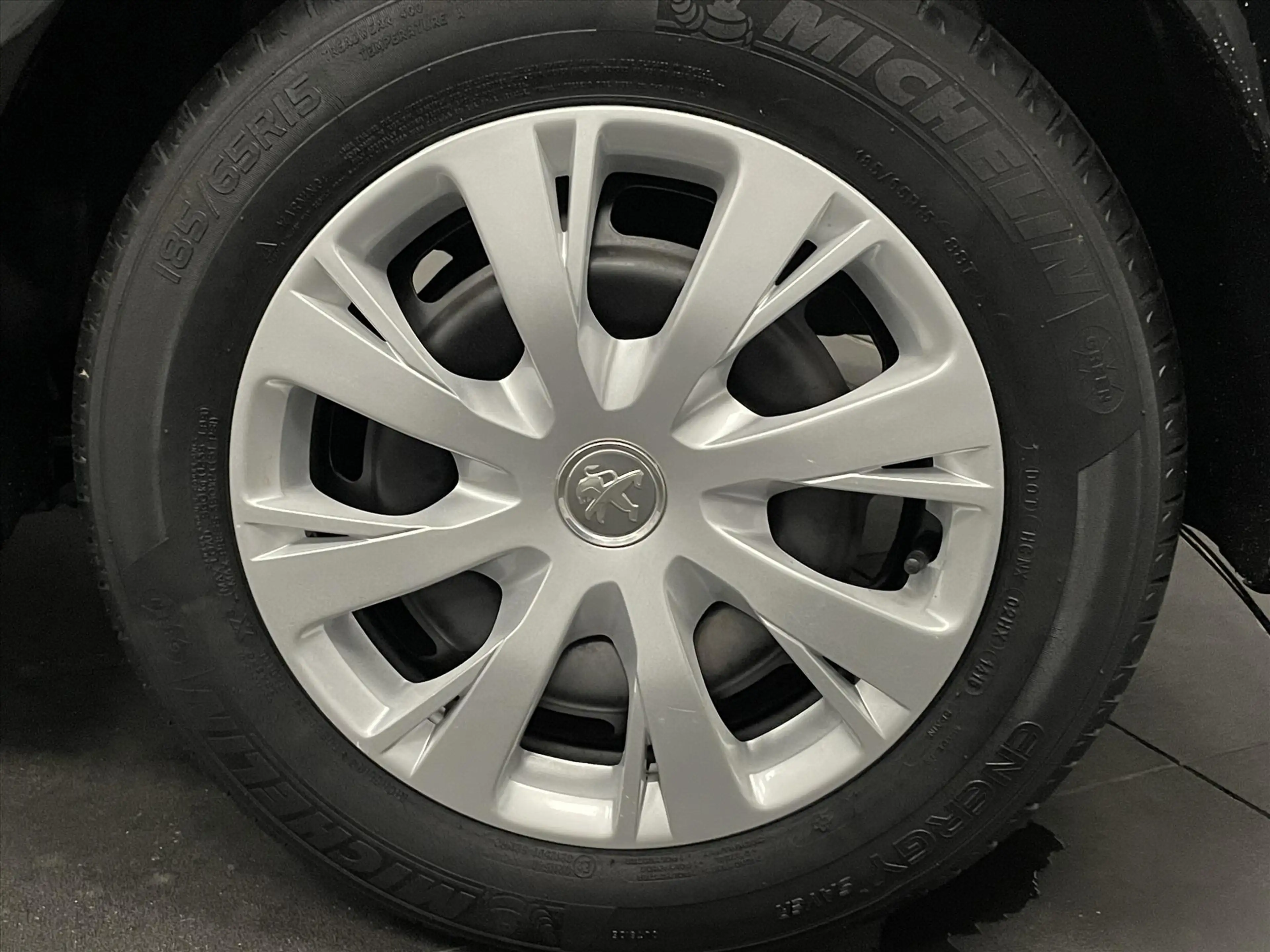 Peugeot 208 ACTIVE 5drs 82pk Navi+Mirrorlink | Airco | Cruise — photo 4