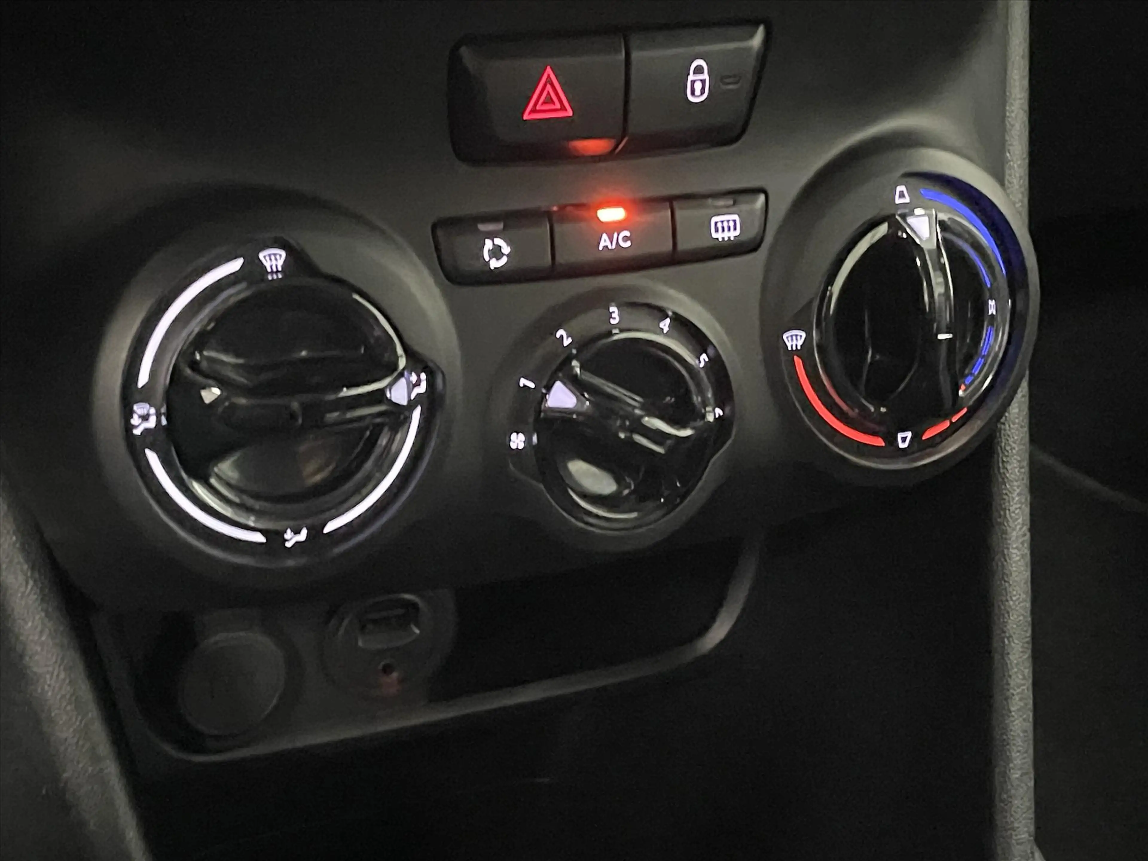 Peugeot 208 ACTIVE 5drs 82pk Navi+Mirrorlink | Airco | Cruise — photo 35