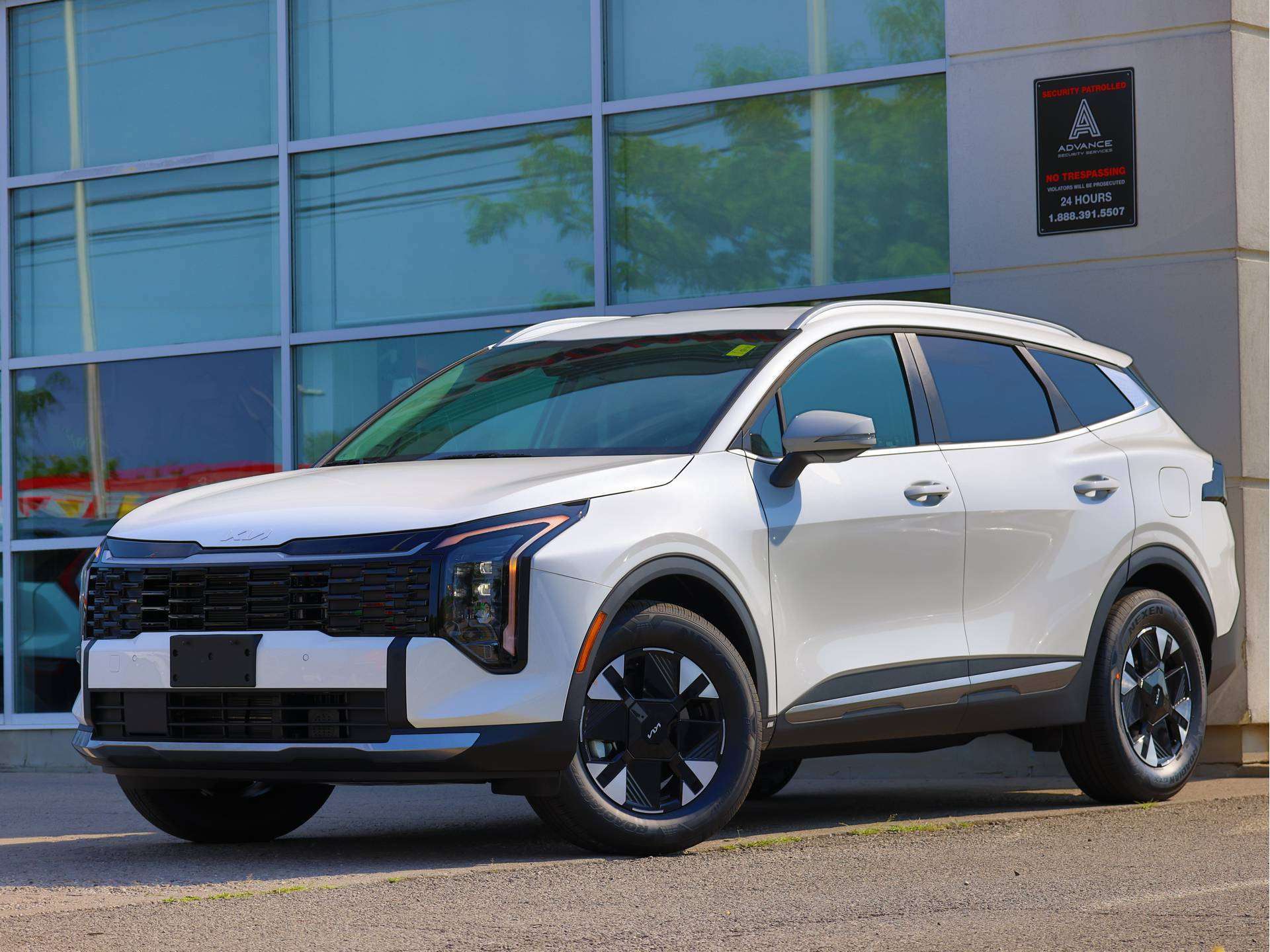 White 2027 Kia Sportage Hybrid SUV / Crossover All-Wheel Drive 6-Speed Automatic