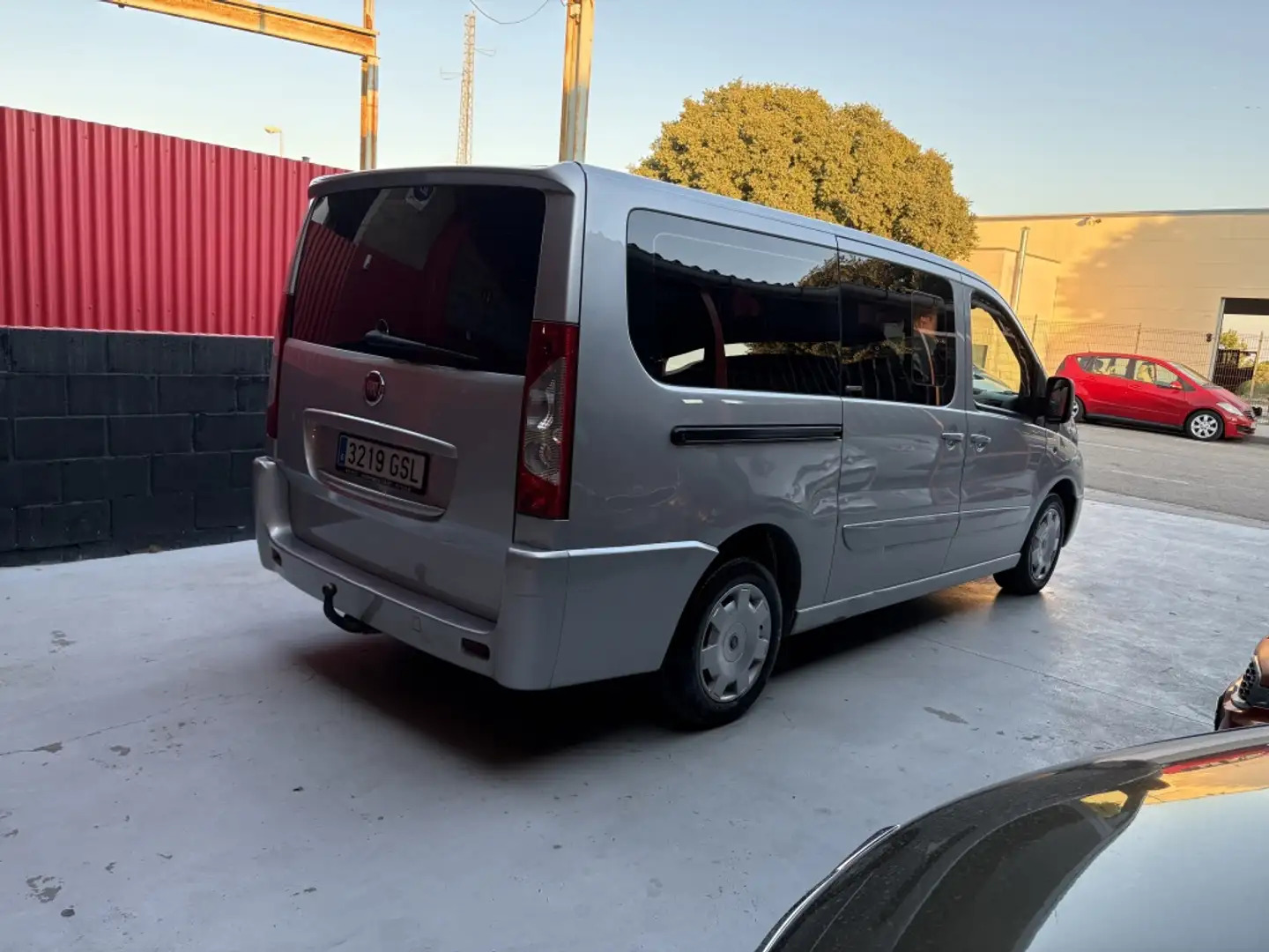Fiat Scudo Panorama 10 Family L 2.0Mjt Gris - 2