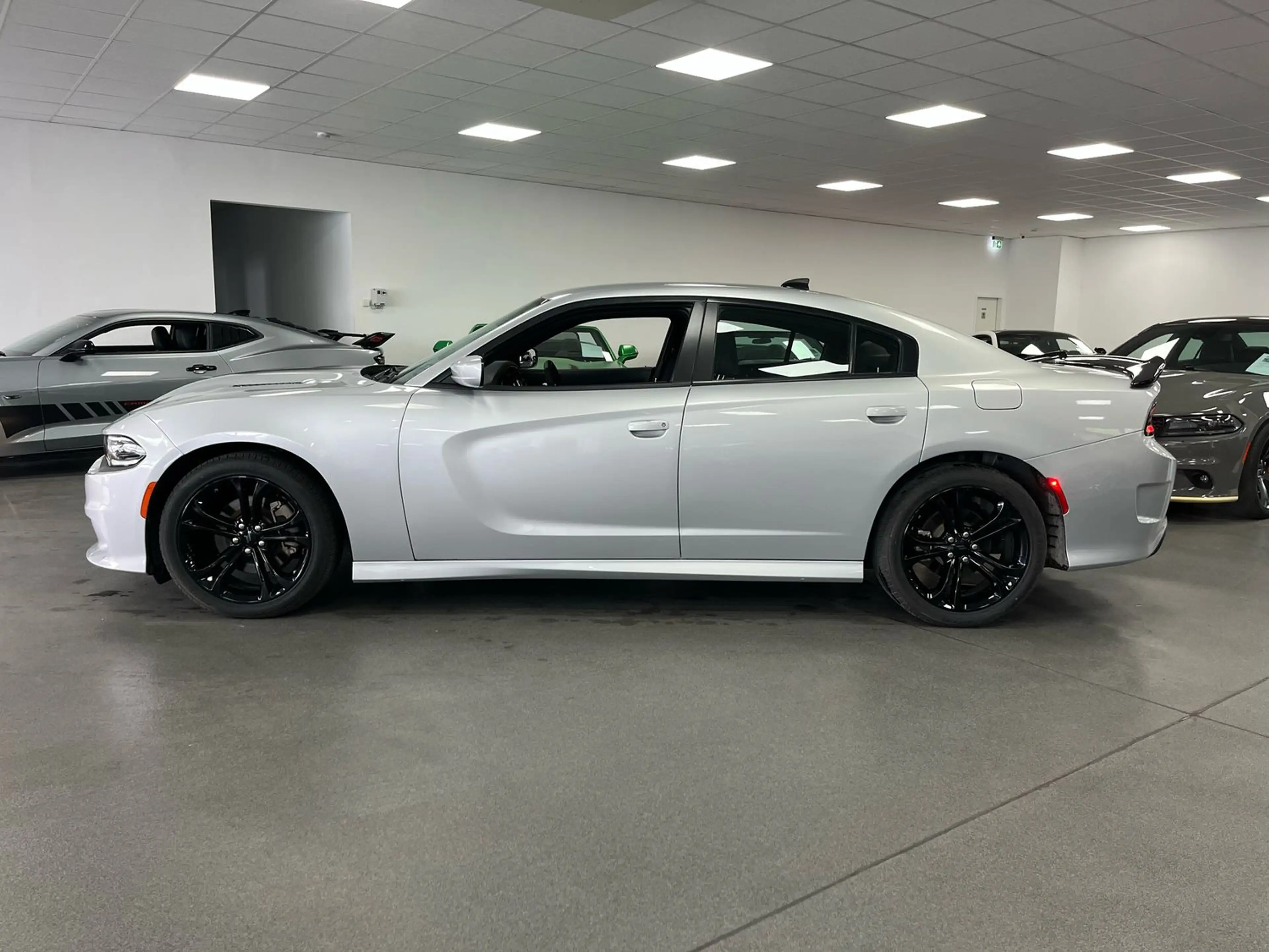 Dodge Charger RT 5,7l V8 *SHZ / AUT / LEDER/Navi/Apple* — photo 6