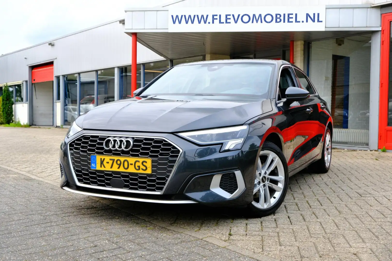 Audi A3 Sportback 30 TFSI Edition Navi|Virtual Displ|Clima Grijs - 1