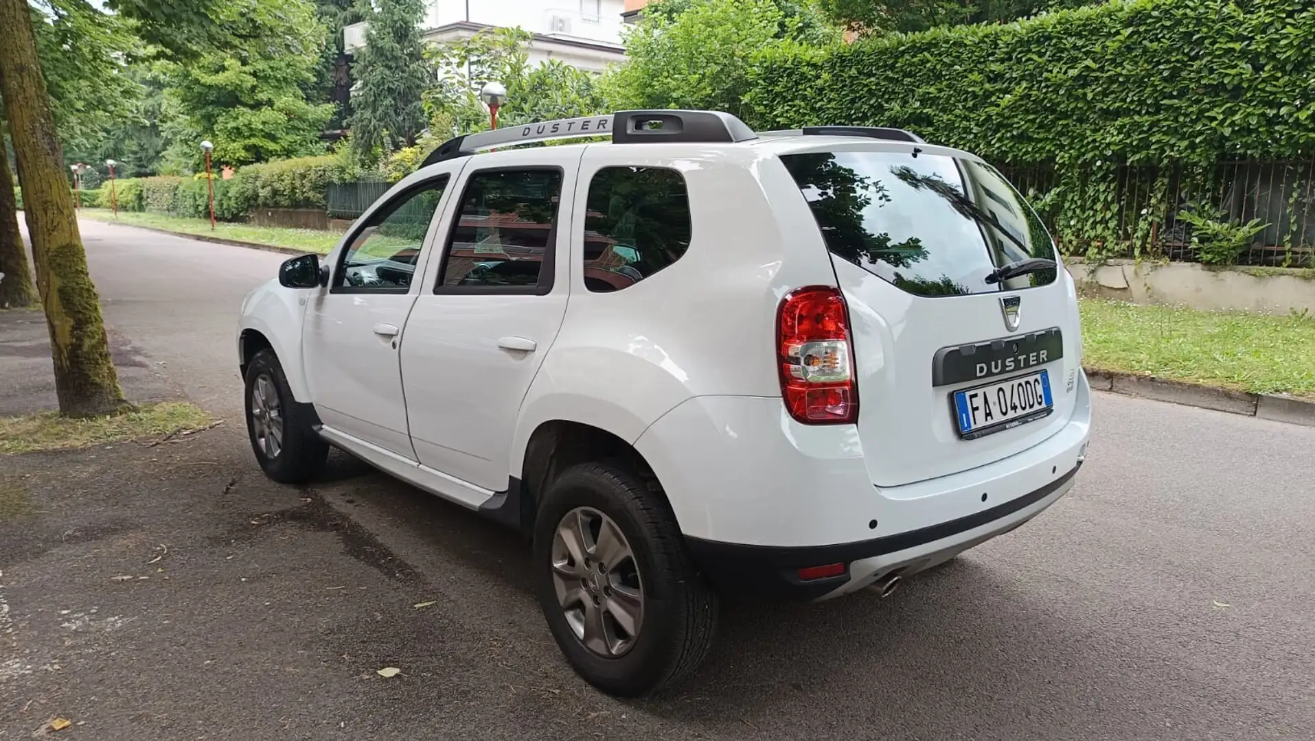 Dacia Duster 1.6 110CV 4x2 GPL Ambiance Bianco - 2