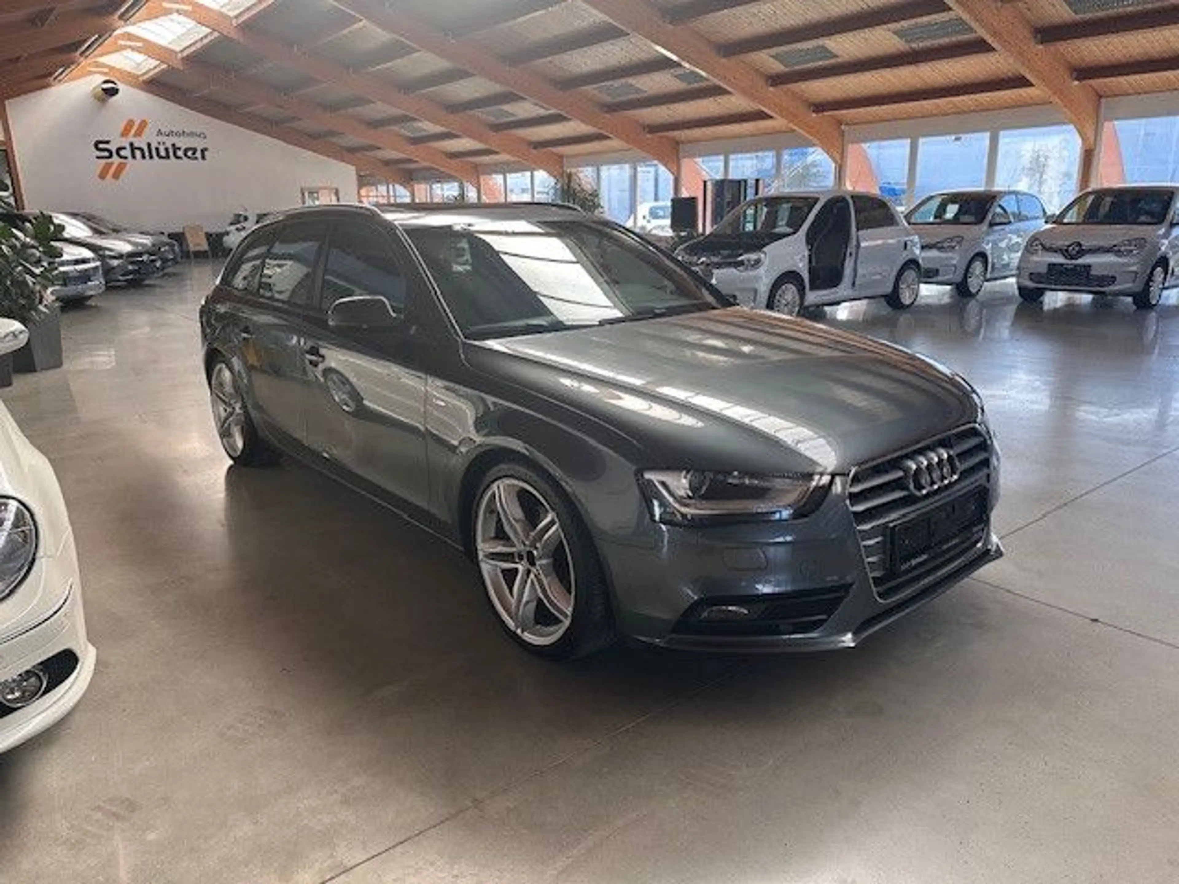 Audi A4 1.8 TFSI TSI S-line Sportpaket — photo 2